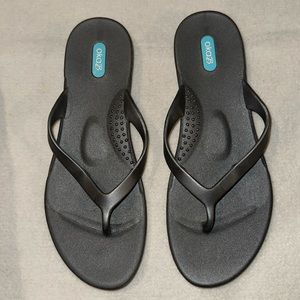 Size 10 Oka slides